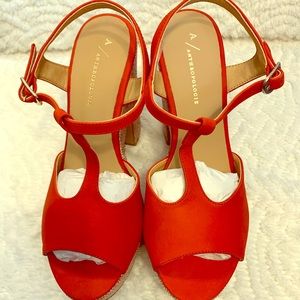Hot red platform sandals. SZ 8. NIB. Anthropologie